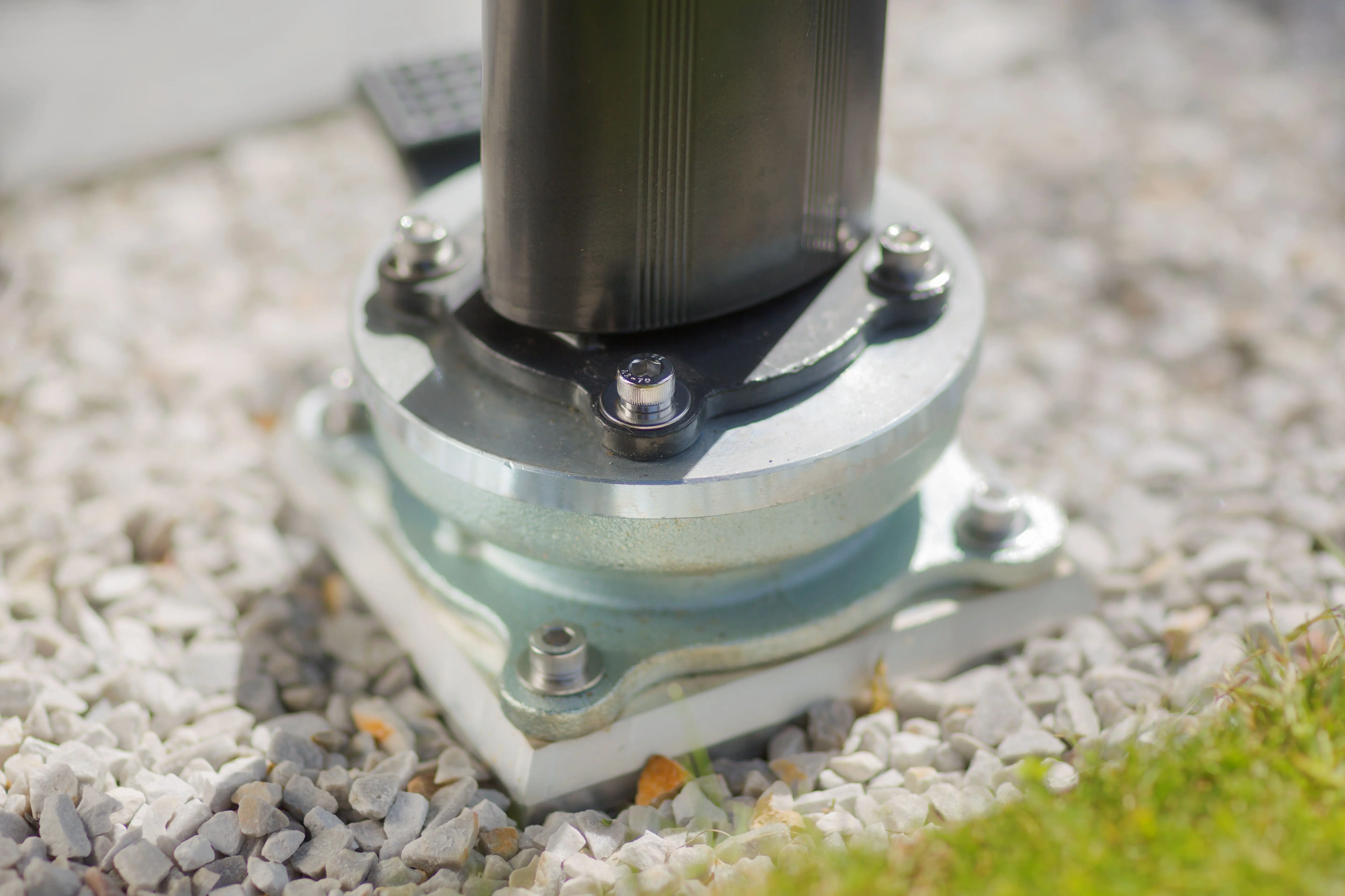 cantilever parasol without heavy base weights