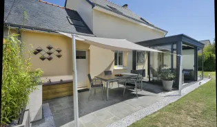 How to install a shade sail in your garden: a simple and effective guide